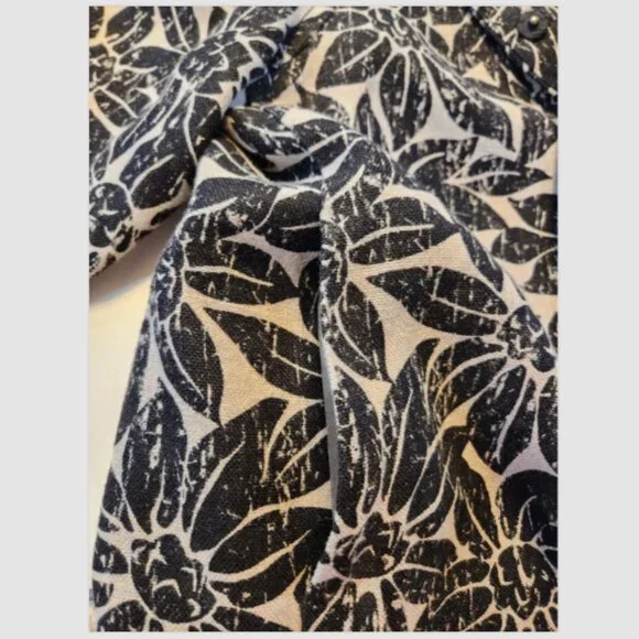 Michael Kors Linen Floral 2 button, 3/4 Sleeve Jacket - Picture 8 of 10